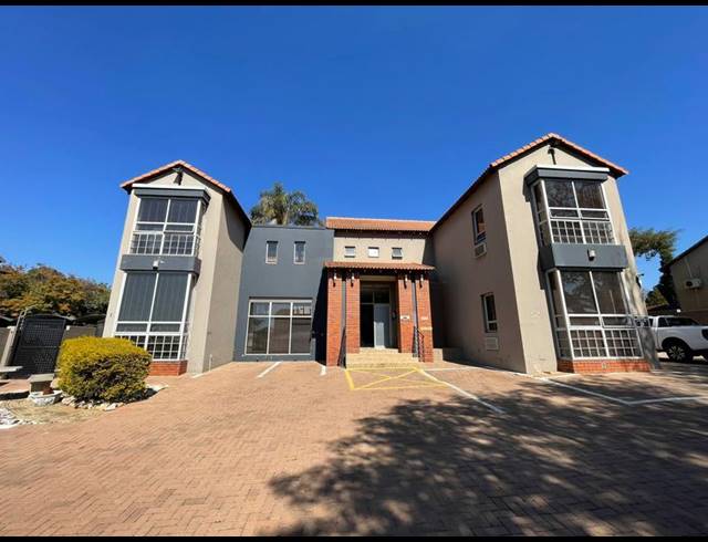 BUSINESS FOR SALE IN ELDORAIGNE
